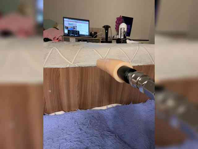 Nicole- Sex Cam Show