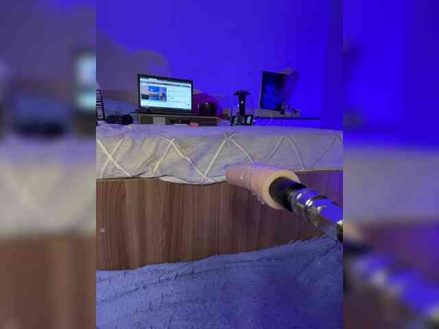 Nicole- webcam