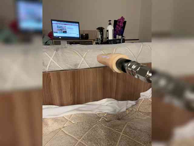 Nicole- Sex Cam Show