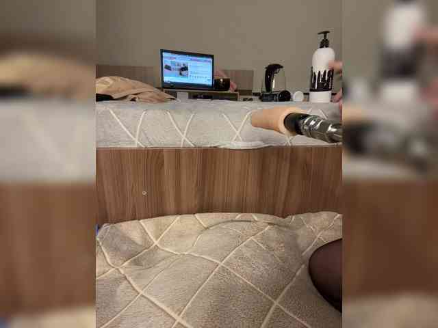 Nicole- webcam