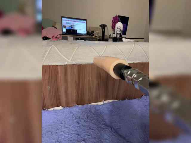 Nicole- Sex Cam Show