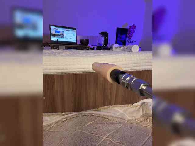 Nicole- webcam