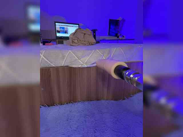 Nicole- webcam