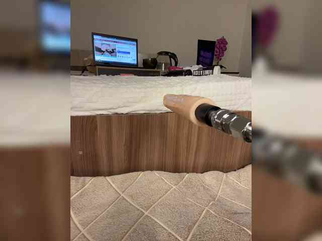 Nicole- webcam