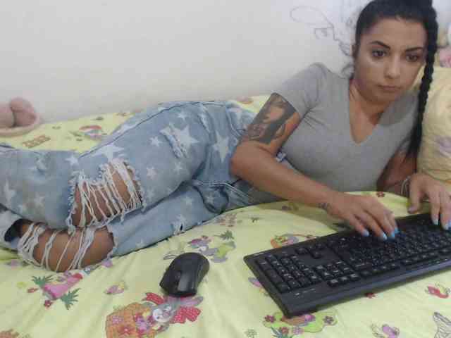 Riri-Mojo-92 webcam