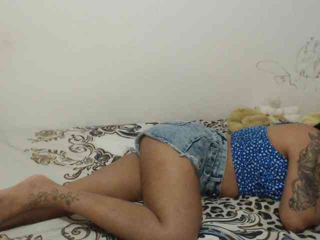 Riri-Mojo-92 webcam