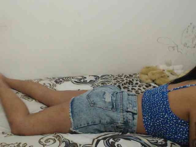 Riri-Mojo-92 webcam