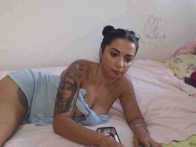 Riri-Mojo-92 webcam