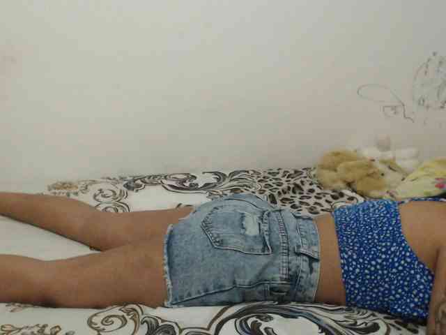 Riri-Mojo-92 webcam