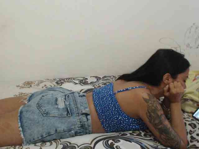 Riri-Mojo-92 webcam