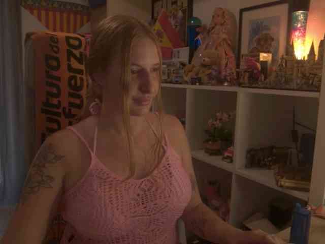 Pinkylady webcam