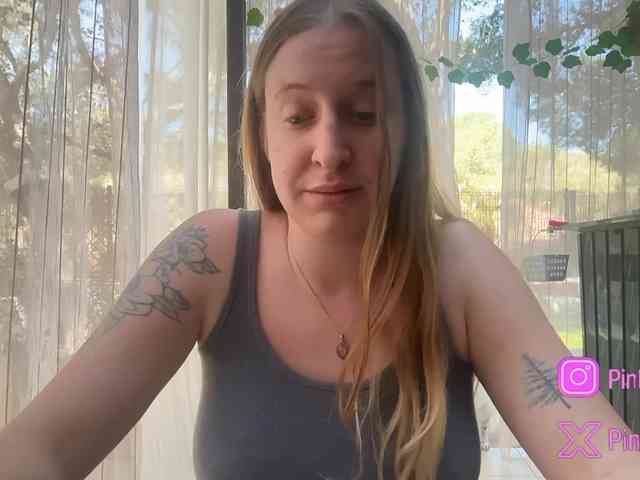 Pinkylady webcam