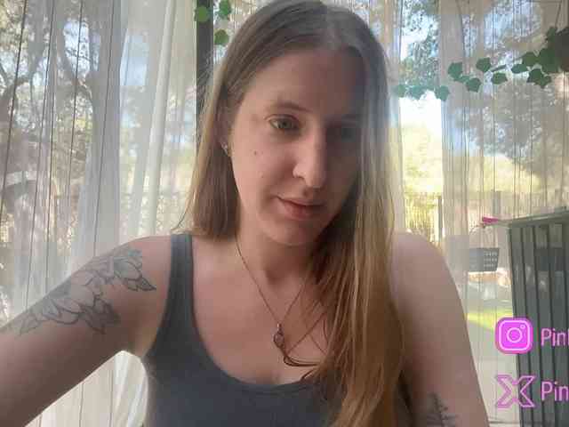 Pinkylady webcam
