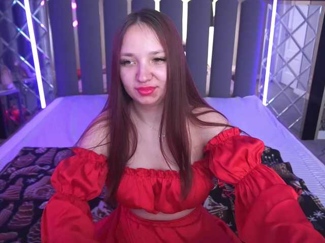 EmilyFontaine's BongaCams show and profile