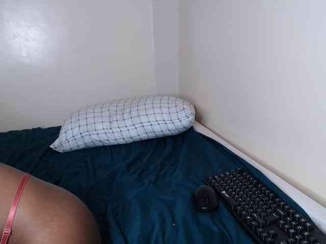 Kate122 webcam