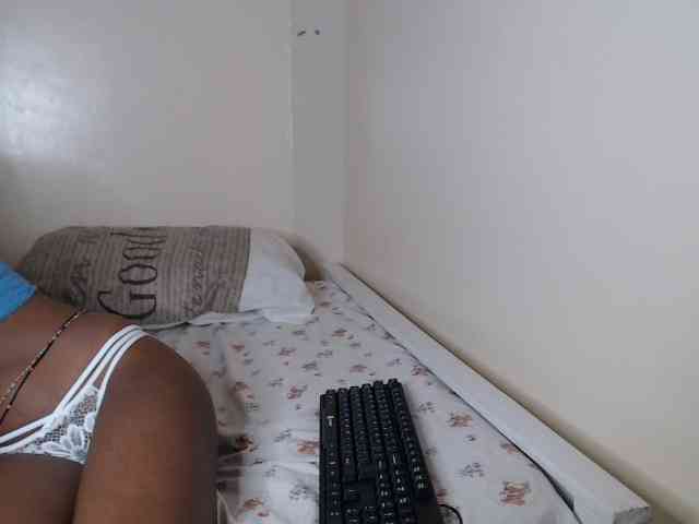 Kate122 webcam