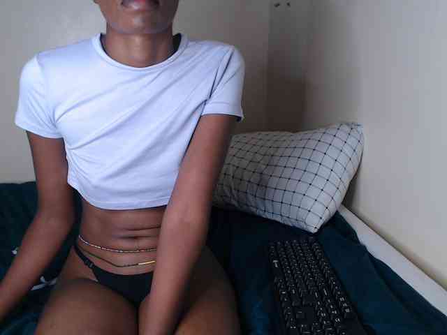 Kate122 webcam
