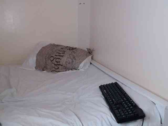 Kate122 webcam