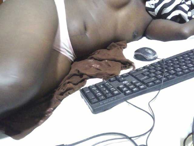 Thirstypussy live cam on BongaCams