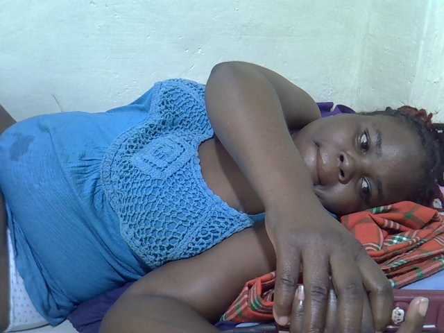 Ebonypussyy1 live cam on BongaCams