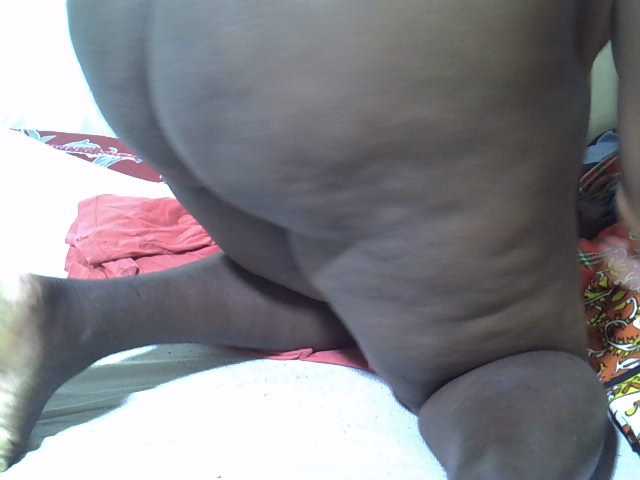 Ebonypussyy1 live cam on BongaCams