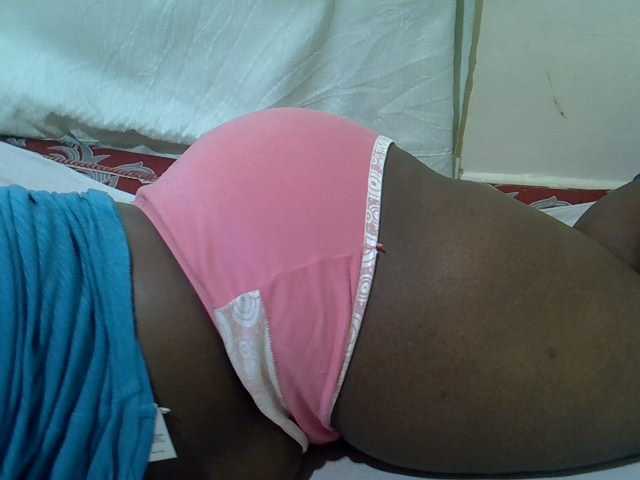 Ebonypussyy1