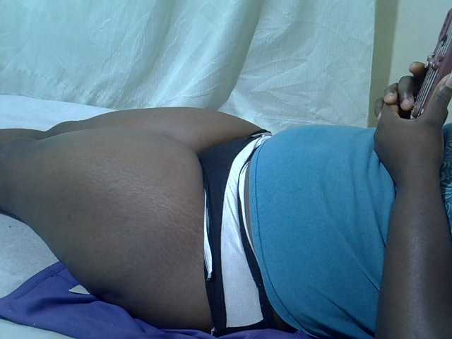 Ebonypussyy1