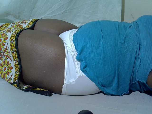 Ebonypussyy1