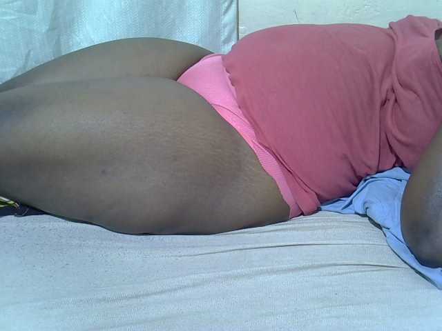 Ebonypussyy1 live cam on BongaCams