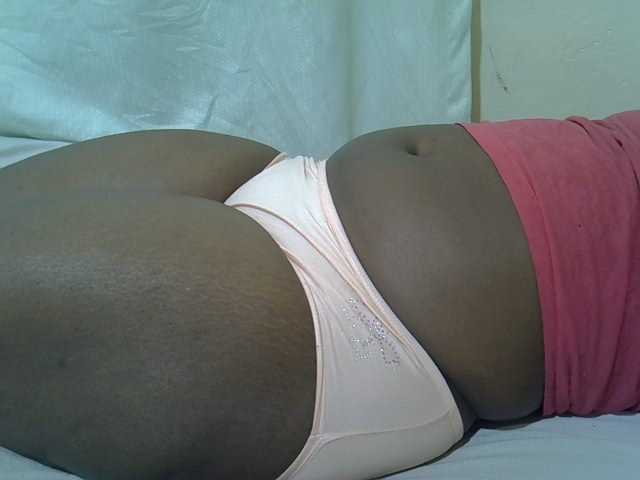Ebonypussyy1