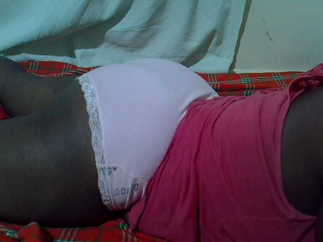 Ebonypussyy1 live cam on BongaCams