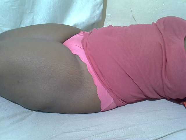 Ebonypussyy1 live cam on BongaCams