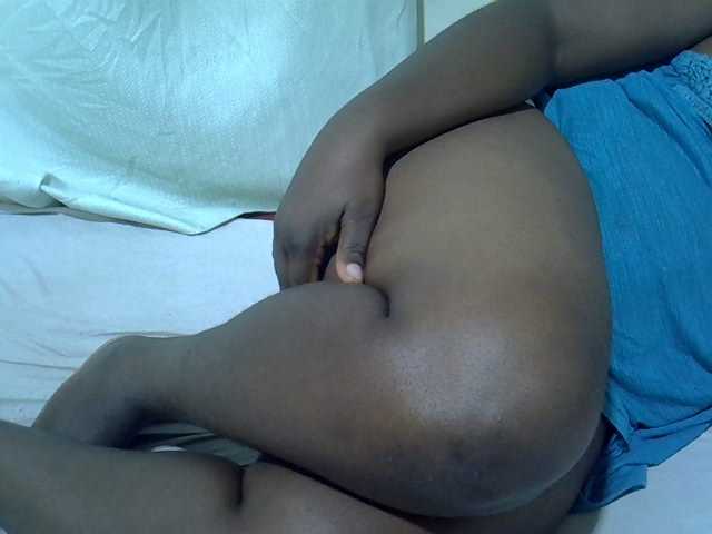 Ebonypussyy1