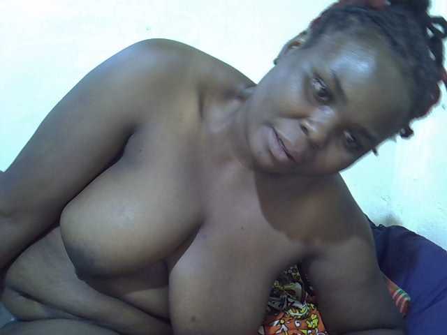 Ebonypussyy1