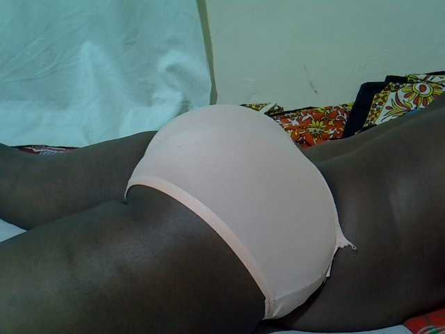 Ebonypussyy1 live cam on BongaCams