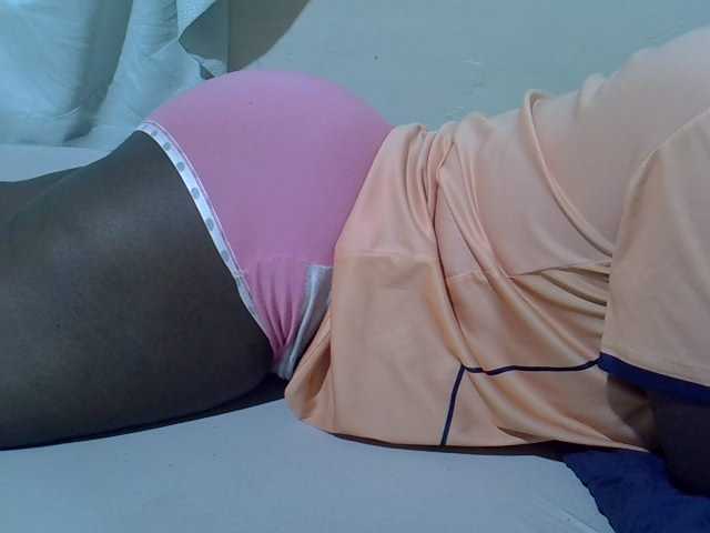 Ebonypussyy1 live cam on BongaCams