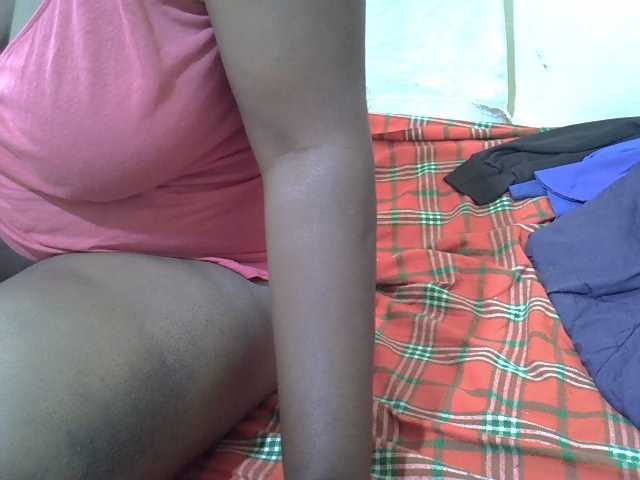 Ebonypussyy1