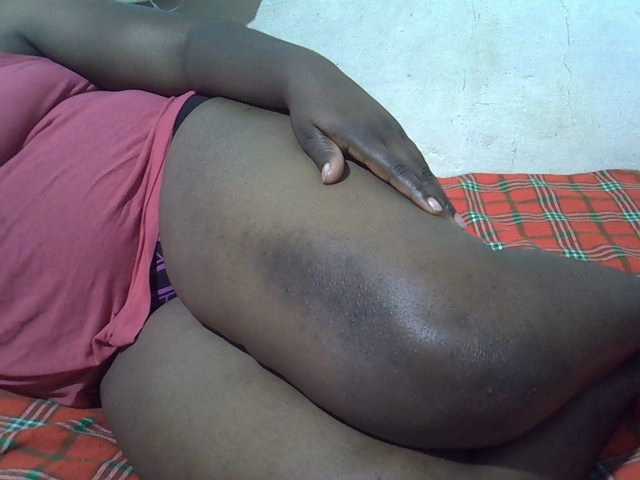Ebonypussyy1