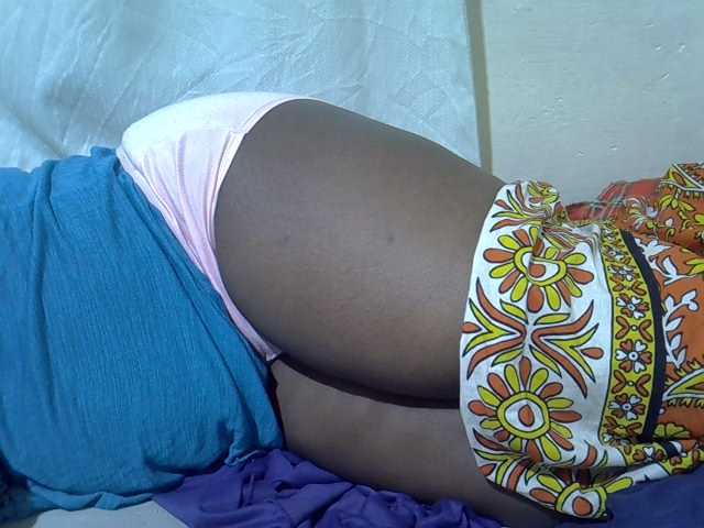 Ebonypussyy1 live cam on BongaCams