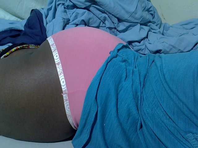 Ebonypussyy1