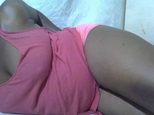 Ebonypussyy1