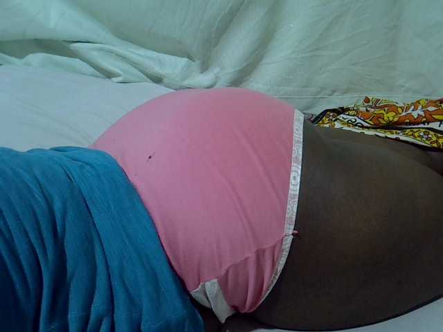 Ebonypussyy1 live cam on BongaCams