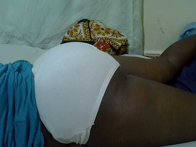 Ebonypussyy1 — live female cam