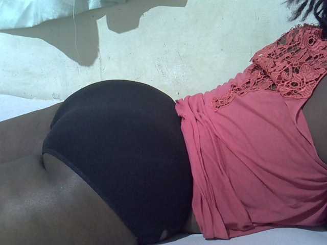 Ebonypussyy1