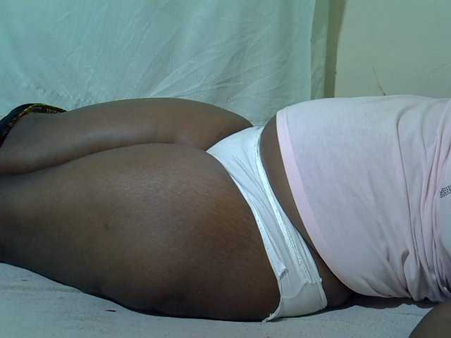 Ebonypussyy1