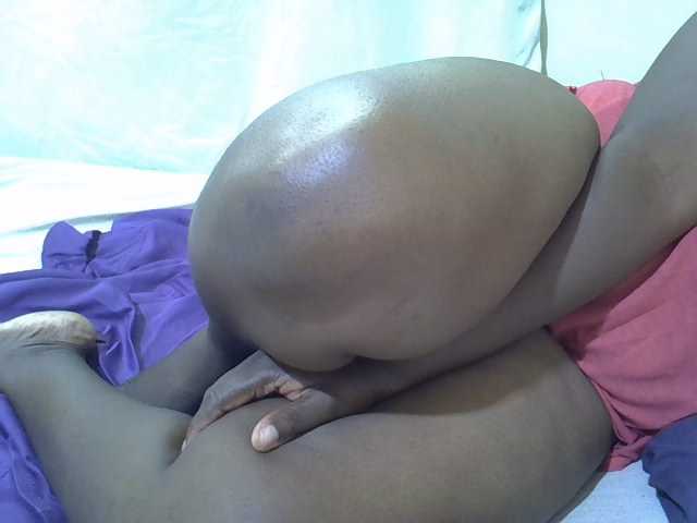 Ebonypussyy1