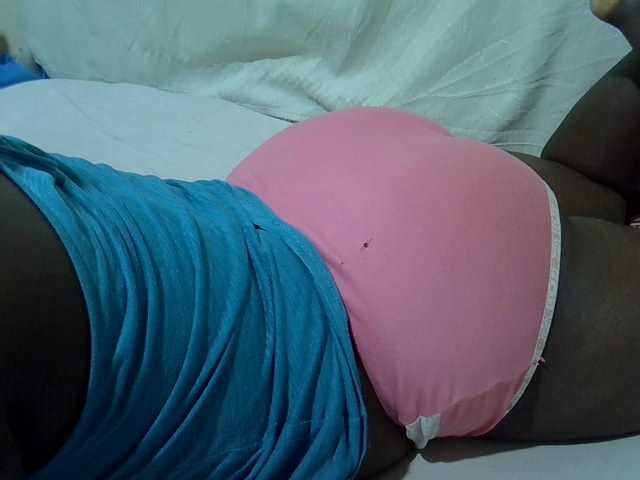 Ebonypussyy1