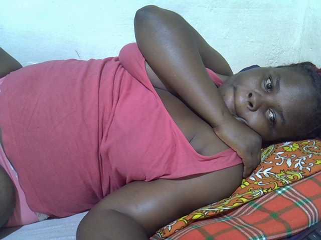Ebonypussyy1 live cam on BongaCams