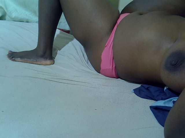 Ebonypussyy1