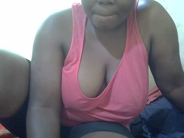 Ebonypussyy1, live now on BongaCams